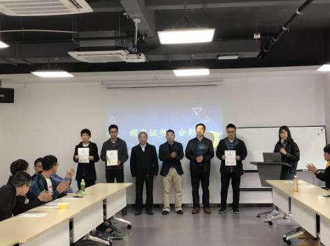 “工業(yè)機器人系統(tǒng)應用”培訓結束